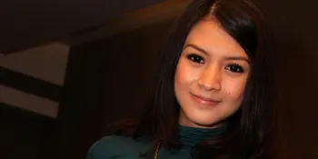 Donita Mendadak Jadi Usztadzah