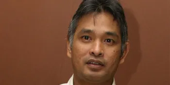 Erwin Arnada Tulis 'RUMAH DI SERIBU OMBAK' di Penjara
