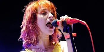 Fans Meninggal di Konser, Hayley Williams Berduka