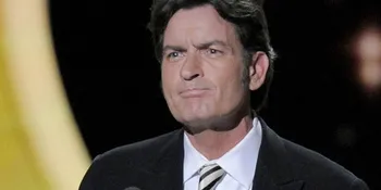 Charlie Sheen Sumbang Rp 9 Miliar Untuk Tentara Amerika