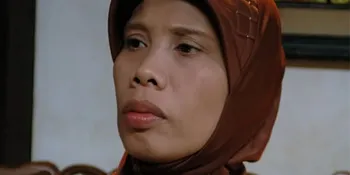Pakai Jilbab, Omas Jaga Omongan