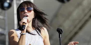 Carly Rae Jepsen Beberkan Album Baru