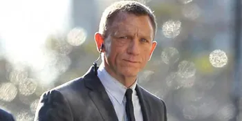 Aksi James Bond 'SKYFALL' di Atas Sepeda Motor