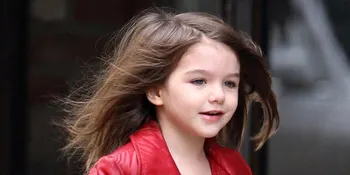 Suri Cruise Berubah Jadi Hantu?