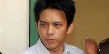 Hari Terakhir Asimilasi, Ekspresi Ariel Datar