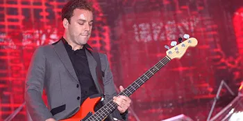 Alkohol Jadi Inspirasi Bassis Muse