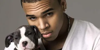 Pacar Restui Chris Brown 'Selingkuh' Semalam?