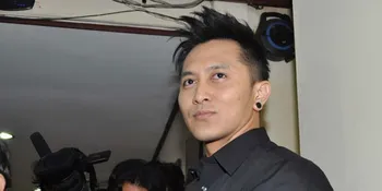 Mengaku Sedih, Demian Malah Happy Shopping?