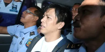 Ariel Peterpan, Pahlawan atau Bintang Porno?