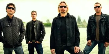Tak Mau Bayar Tiket Konser Nickelback, Seorang Pria Masuk Jurang