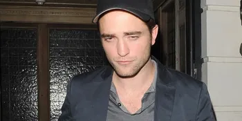 Pattinson TAK Sembunyi di Rumah Witherspoon!
