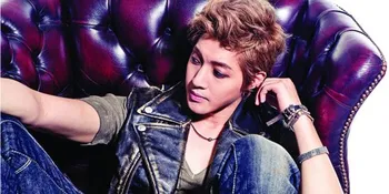 Kim Hyun Joong Peluk Jung Yumi Dari Belakang