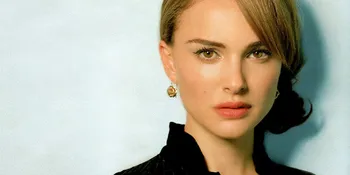 Natalie Portman Pose Panas Untuk Iklan Dior