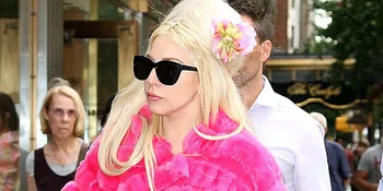 Musim Panas, Lady Gaga Belanja Kenakan Baju Musim Dingin
