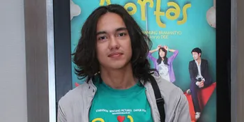 Adipati Dolken Deg-Degan Melukis di PERAHU KERTAS