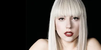 Lady Gaga Pamer Dada Lewat YouTube