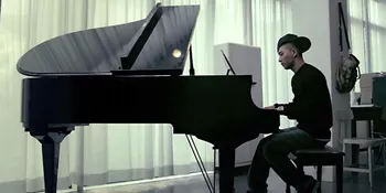 10 Bintang Korea Tampil Mempesona Dengan Piano!