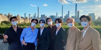 10 Gaya Berpakaian BTS saat Datang ke Met Museum Bersama Ibu Negara Korea
