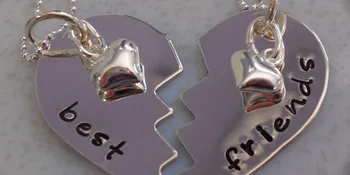 10 Pasang Artis K-Pop Yang Bersahabat Dekat