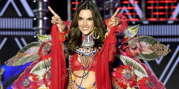 11 Tahun Jadi Angel, Alessandra Ambrosio Pensiun Dari Victoria's Secret