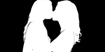 14 Adegan Ciuman Sesama Wanita Paling Panas [Part 1]