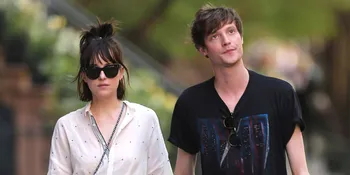 2 Tahun Pacaran, Dakota Johnson & Matthew Hitt Putus (Lagi)
