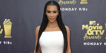 2 Tahun Pasca Perampokan, Kim Kardashian Akhirnya Kembali ke Paris