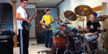 3 Pemuda Cover Lagu Dream Theater, Super Cool!