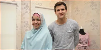 4 Hari Jelang Nikah, Risty Tagor Fitting Gaun Pengantin Syar'i