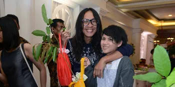 5 Hari Sebelum Ditalak Cerai Aming, Evelyn Kunjungi Makam Anaknya