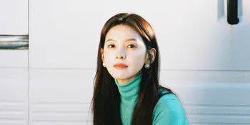 5 Potret Cantik Zhang Ruonan yang Tampil Anggun dengan Gaya Feminin Minimalis