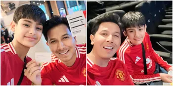 5 Potret Sonny Septian dan Faaz Habiskan Quality Time bersama dengan Jersey Serasi