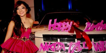 5 Seleb Yang Dapat Hadiah Mobil Mewah Saat Ulang Tahun