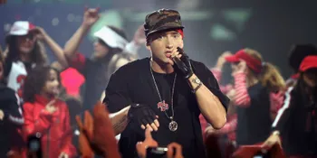 50 Orang Lebih Ditahan Saat Konser Eminem di Irlandia