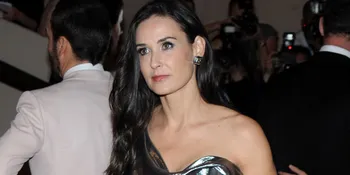 51 Tahun, Demi Moore Pacari Anak Band 27 Tahun