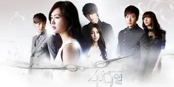 6 Aksesoris Drama Korea Ini Patut Dikoleksi!
