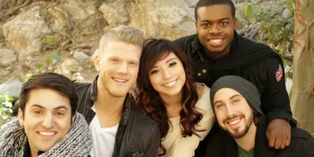 7 Lagu Ajaib Pentatonix Yang Bakal Bikin Kamu Ketagihan!