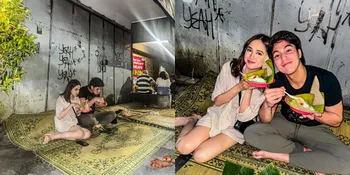 7 Potret El Rumi dan Syifa Hadju Makan Lesehan di Pinggir Jalan, Duduk Pakai Tikar tapi Bisa Romantis