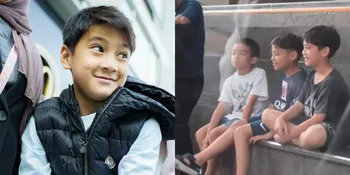 7 Potret Rafathar Nongkrong di Depan Mall Bareng Teman, Tampilannya Disorot Pakai Kaos Oblong dan Sandal