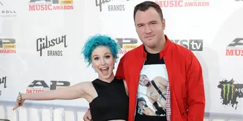8 Tahun Pacaran, Hayley Williams - Chad Gilbert Akhirnya Menikah!
