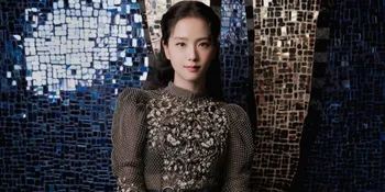 9 Potret Jisoo BLACKPINK Hadiri Show Dior di Paris Fashion Week 2024, Cantiknya Maksimal