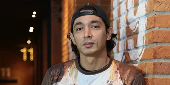 Abimana Aryasatya Jadi Ayah Arifin Putra-Deva Mahenra di Film Ini