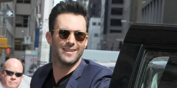 Adam Levine - Behati Prinsloo Akhirnya Resmi Menikah