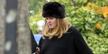 Adele Lahirkan Bayi Gemuk dan Cacat?