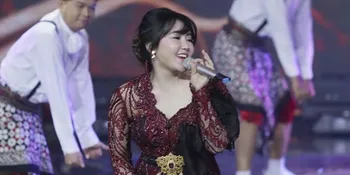 Adiknya Sudah Sembuh dari Covid-19, Via Vallen Langsung Tumpengan