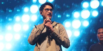 Afgan Dapat Bunga Dari Wanita Populer di Malaysia