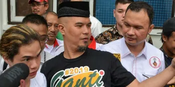 Ahmad Dhani: Sholat pun Saya Pakai Kaos #GantiPresiden