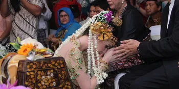 Air Mata Berjatuhan di Pengajian Nikah Arumi Bachsin