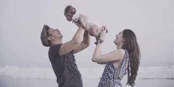 Ajak Bjorka ke Pantai Untuk Kali Pertama, Ringgo-Sabai Antusias