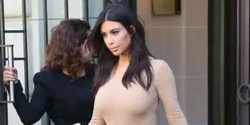 Akankah Kim Kardashian Membiarkan Putrinya Berpose Bugil?